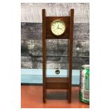 Miniature quartz pendulum clock
