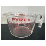 1 Quart Pyrex Measuring Cup