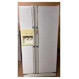 Kenmore Refrigerator with Ice/Water Dispenser