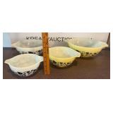 Vintage Pyrex Cinderella Nested Mixing Bowls