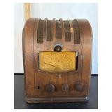 Vintage Silvertone Model 4663 Tube Radio