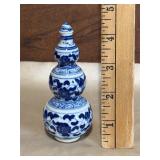 Chinese Porcelain Triple Gourd Snuff Bottle