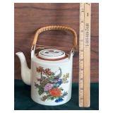 1970ï¿½s Satsuma Japan Peacock Teapot