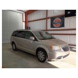 2013 Chrysler Town and Country Touring Mini-Van V6