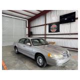 2002 Lincoln Town Car Signature Sedan V8, 4.6 Gas