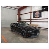 2012 Ford Mustang GT Convertible V8, 5 Gas RWD