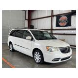 2013 Chrysler Town and Country Touring Mini-Van V6