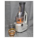 SKG Juicer
