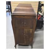 Antique Victor Victrola Phonograph Cabinet