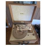 TraVler Model 5372 Portable Record Player