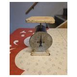 Vintage Kitchen Scale