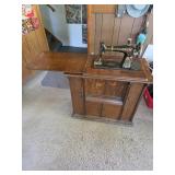 Antique Singer Sewing Machine w/ Cabinet