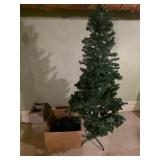 5' 6' Faux Christmas Tree, Lights