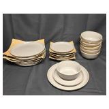 18pc Dishware Set