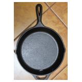 Lodge 15' Cast Iron Skillet