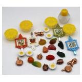 Group of Vntg Mini Magnets & S&P Shakers