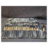 Ellore Femme 24 Piece Make Up Brush Set