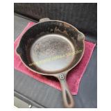 Vintage Number 8 Cast Iron Chicken Fryer Skillet