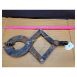 Heavy Duty Pallet Puller Alligator Clamp Black