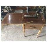 Vintage Universal Sewing Machine w Cabinet