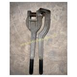 1) nVent CADDY MSP20 Metal Stud Punch, punches 1