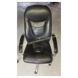2nd Floor - Black Rolling Office Chair w Aluminun