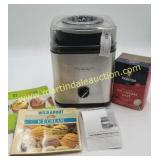 Cuisinart 2-Qt Ice Cream Maker and Ice Cream