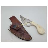 The Bone Collector Knife w Leather Holster