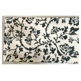 Black & White 'Floral' Design Rug