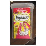 454 g Temptations Beef & Turkey Cat Treat