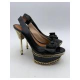 $150 Womenï¿½s Platform Heels Size 7B (Used)