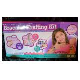 B/New.$37 Deluxe Bracelet Crafting Kit