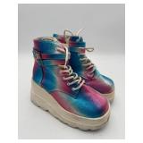 Womenï¿½s Platform Lace-Up Boots