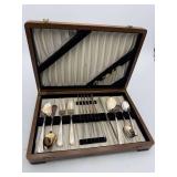 Wm. A. Rogers Oneida 34pc Flatware Set