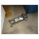 Pittsburgh 3T floor jack