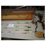 Asst arrows (rough condition), Tomkins quiver, oth
