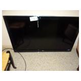 LG flat screen TV 55' w/ wall bracket