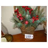 Wall basket Christmas dï¿½cor