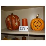 Pumpkins and candle fall dï¿½cor