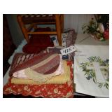 Assorted table runners, table cloths, placemats, t