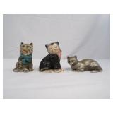 Figurine cats