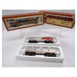 HO Santa Fe  Engine and Misc Freight Cars