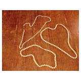 Lot of pearl necklaces