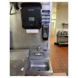 Advance Wall Mount Hand Sink w. Faucet