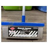 10' Hand Held Magnetic Sweeper