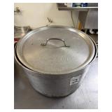 Stock Pot w. Handles and Lid