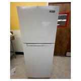 Magic Chef Apartment Size Refrigerator/Freezer