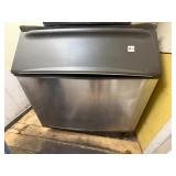 500+ Lbs Ice Bin w. Scoop and Barrel