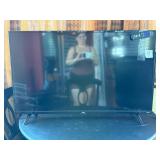 TCL 42' Roku TV w. Remote