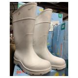 Servus White Boots Size 5
